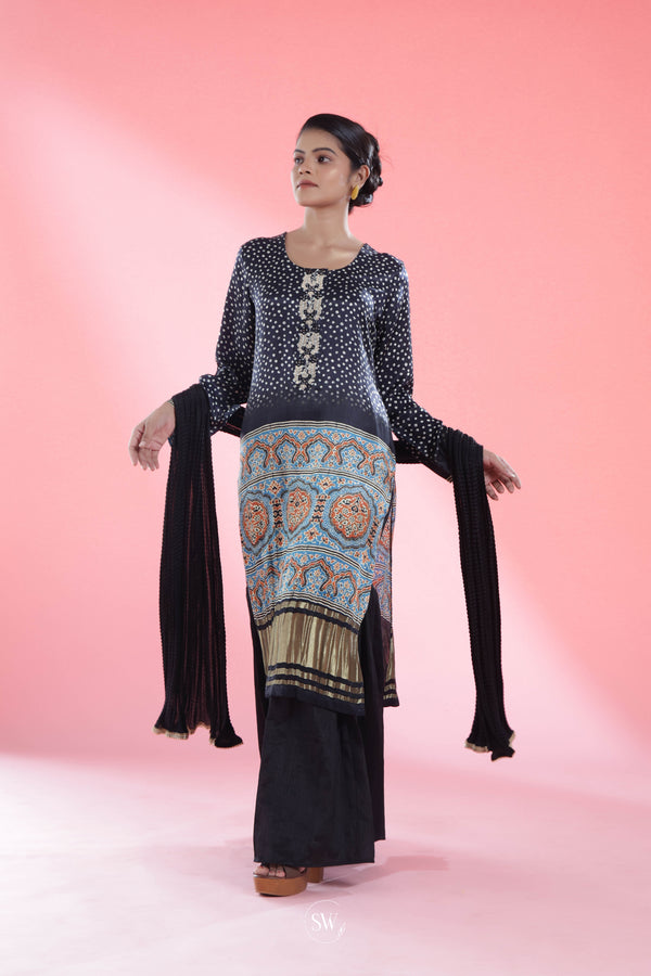 Cool Black Printed Straight Suit Set With Hand Embroidery