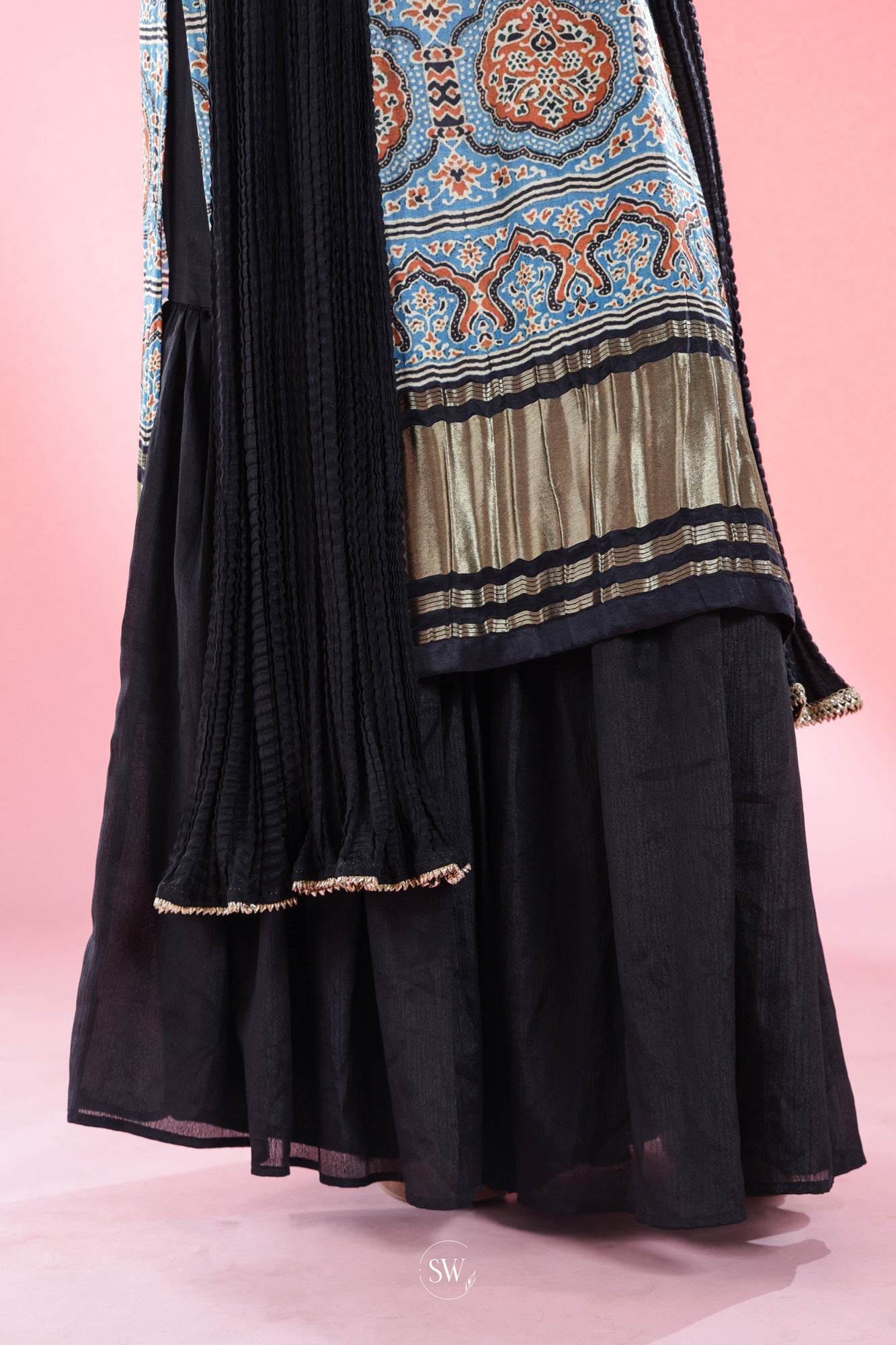Cool Black Printed Straight Suit Set With Hand Embroidery