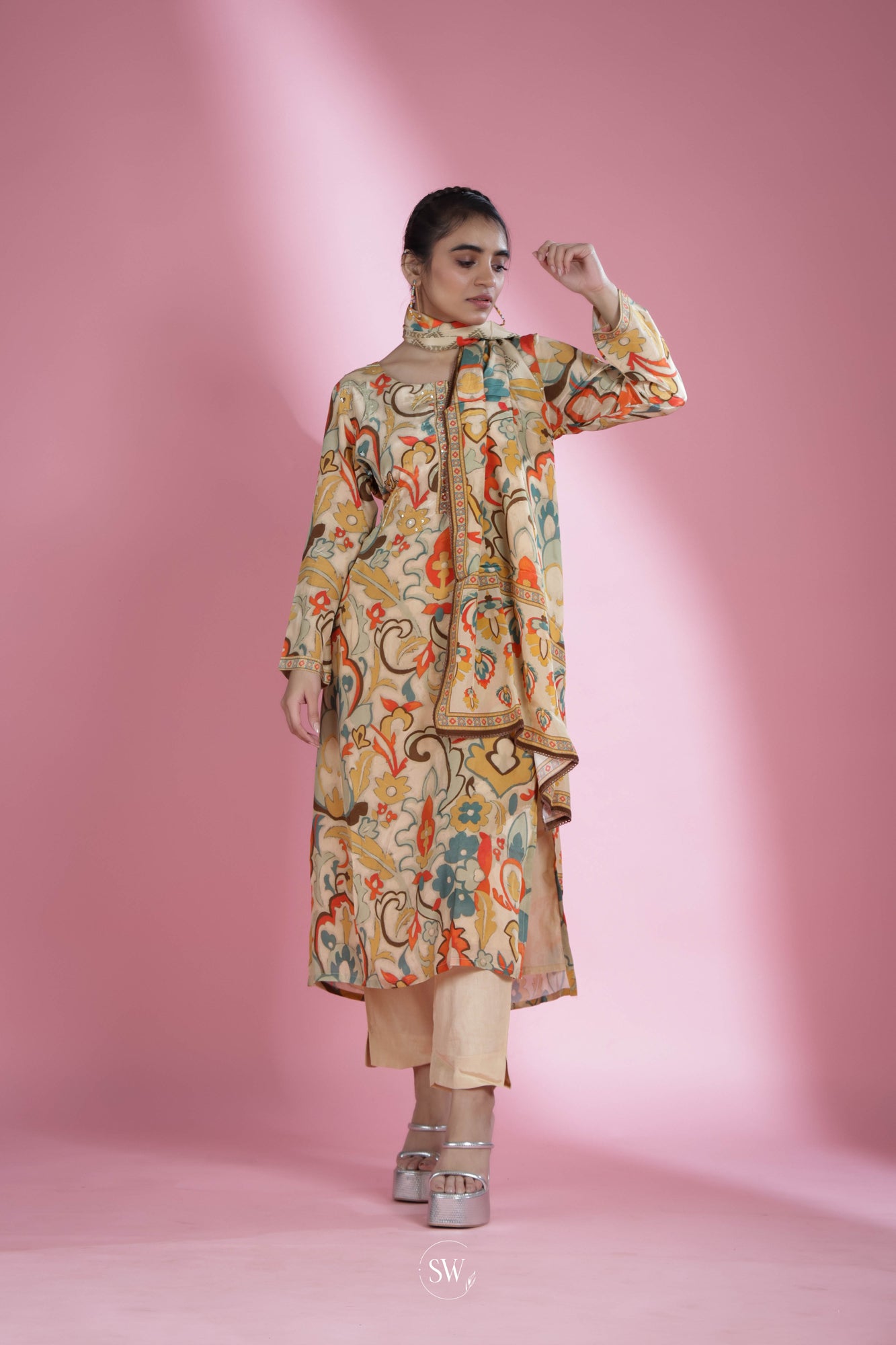 Cream White Printed Straight Suit Set With Abstract Patterns