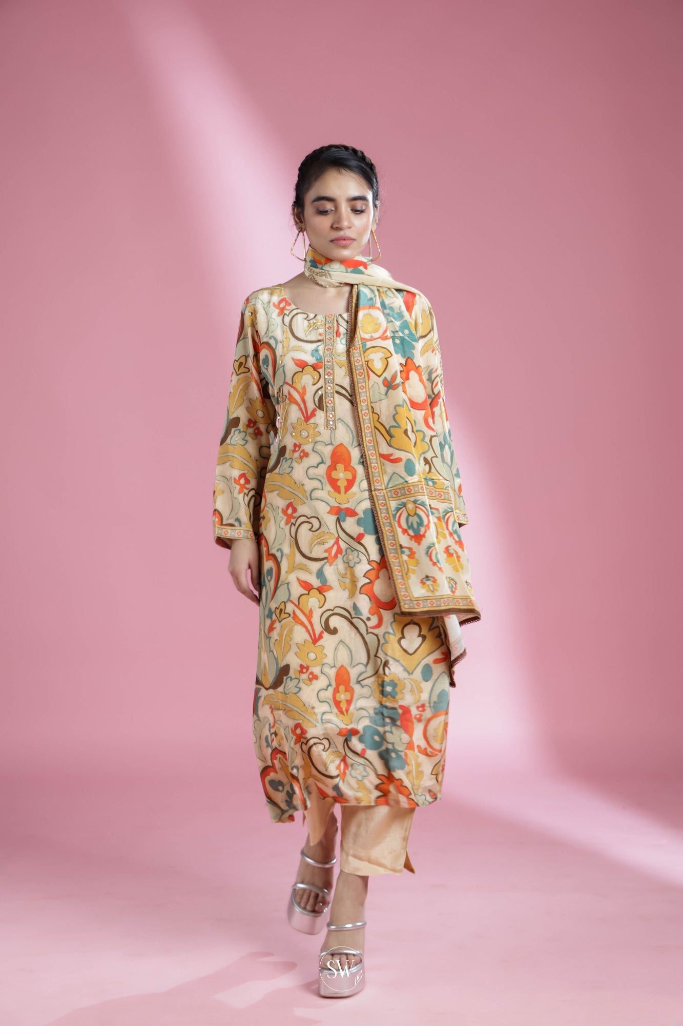 Cream White Printed Straight Suit Set With Abstract Patterns