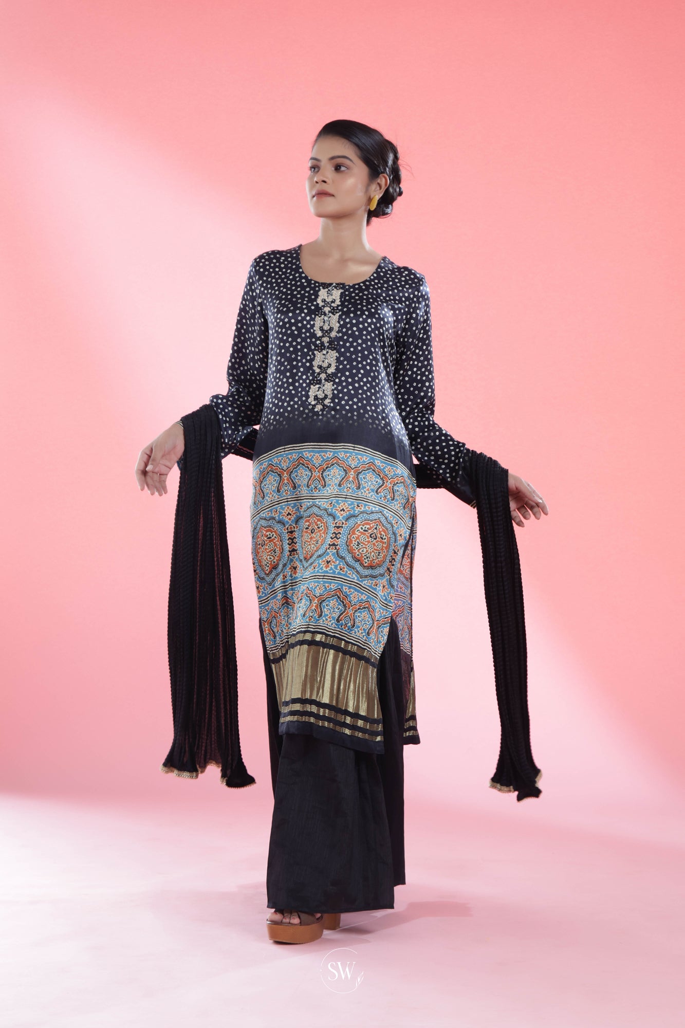 Cool Black Printed Straight Suit Set With Hand Embroidery