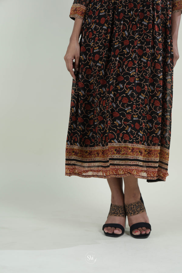 Classic Black Everyday Kurti With Printed Floral Design
